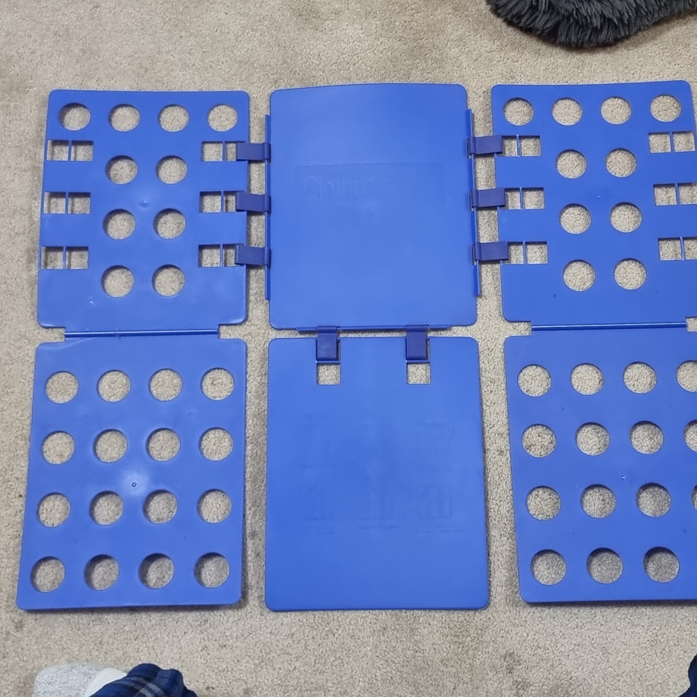 Shirt folder
